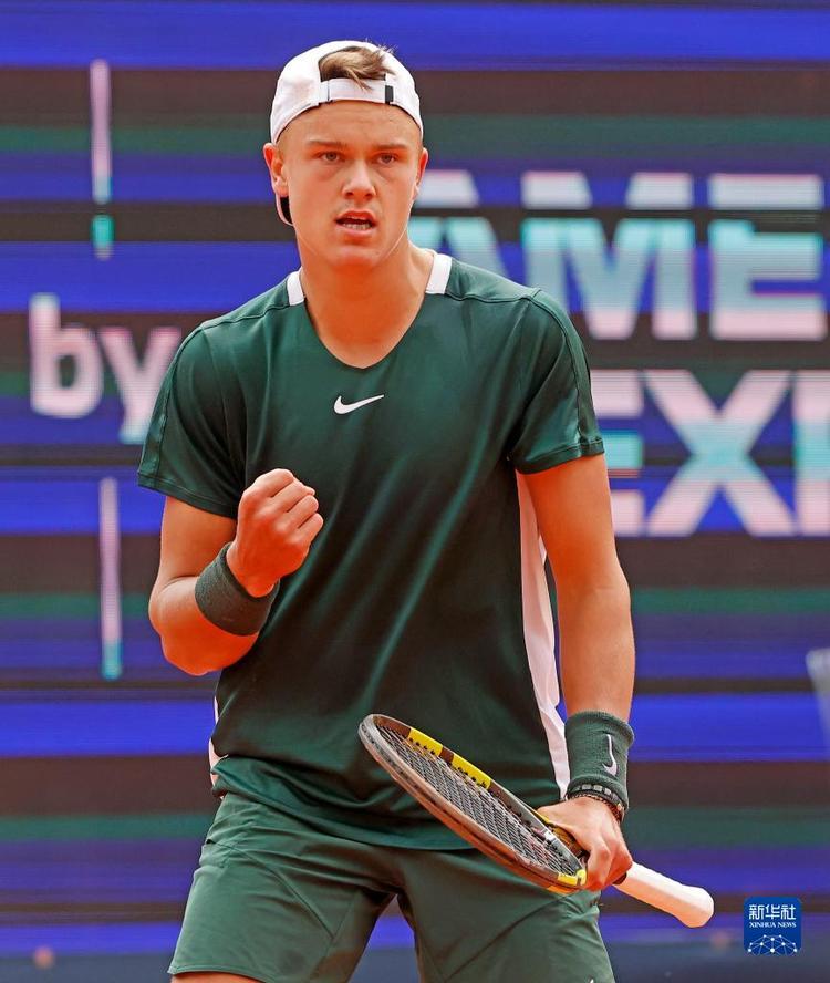 让老球迷重 让老球迷重